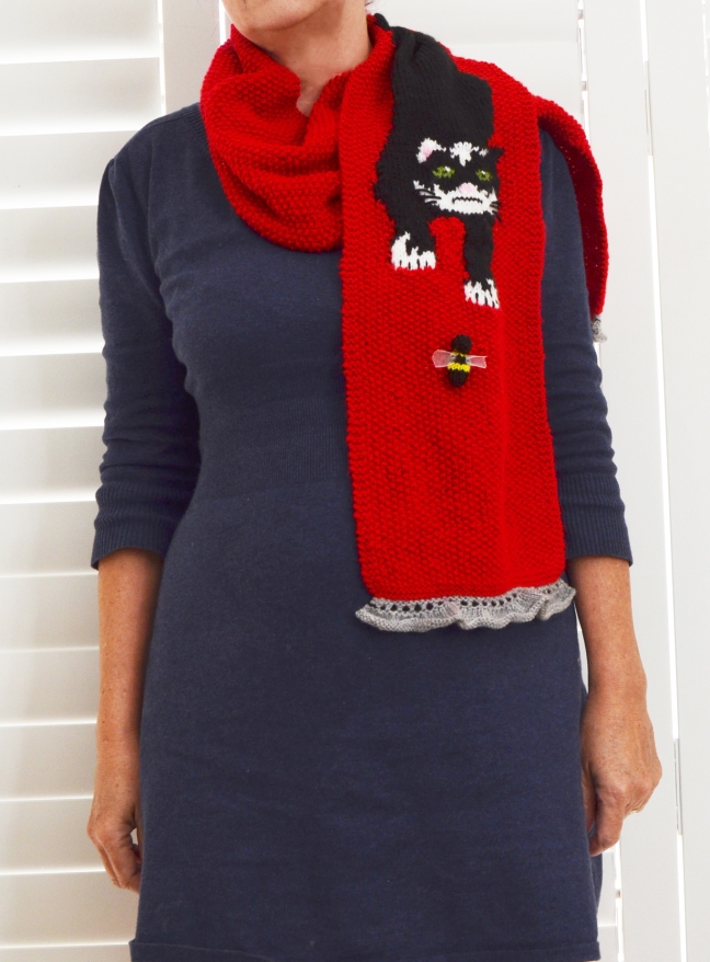 Knit yourself a funky cat scarf